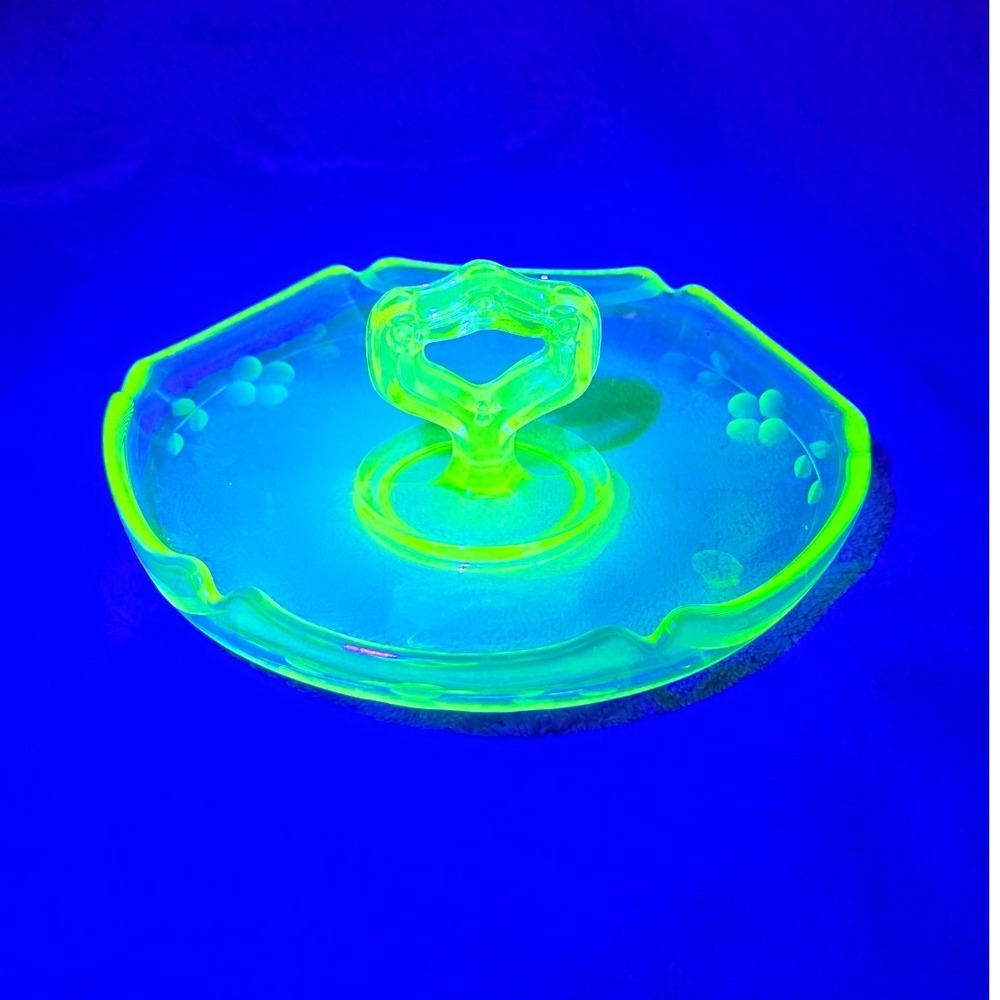 Vintage Uranium Glass‎ Floral Etched Heart Handle Ashtray/Candy Dish